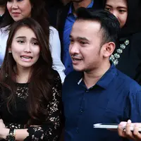 Ayu Ting Ting dan Ruben Onsu. (Wimbarsana/Bintang.com)