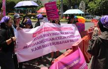 FOTO: Aksi Peringatan HAKTP Serentak Serukan Perlindungan Perempuan dan Aktivis