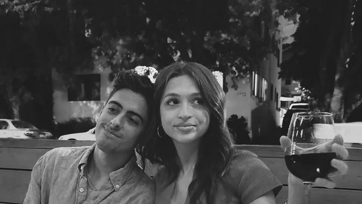 Josie Totah Konfirmasi Soal Rumor Berpacaran dengan Karan Brar, Intip Faktanya