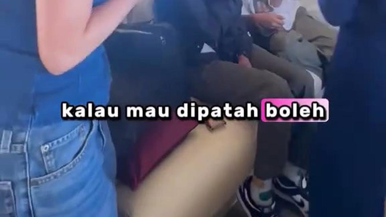 7 Potret Ayu Ting Ting Nikmati Naik Pesawat Jet Pribadi, Cosplay Jadi Pramugari