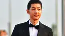 Baru sekitar satu pekan lebih Song Joong Ki resmimenikahi Song Hye Kyo, secara otomatis dirinya belum menjalankan kegiatan apapun yang ada hubungannya dengan karier Song Joong Ki  di dunia hiburan. (AFP/Jung Yeon-Je)