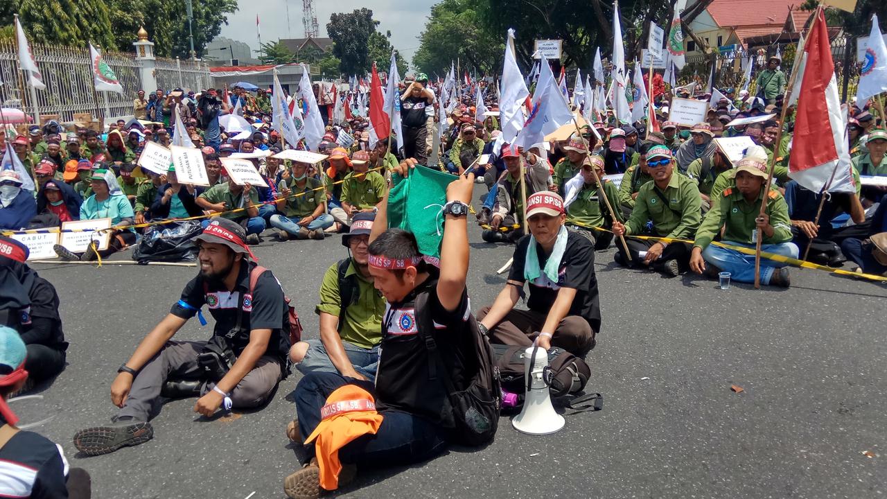 Begini Hitung-hitungan Kenaikan Upah 2026 Versi Buruh