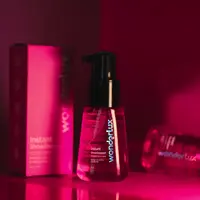 (c)&nbsp;Wonderlux&nbsp;