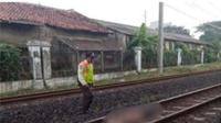 Seorang laki-laki misterius ditemukan meninggal akibat tertabrak Kereta Rel Listrik (KRL) di jalur rel KM 24/300, Lenteng Agung, Jagakarsa, Jakarta Selatan. (Dok. Istimewa)