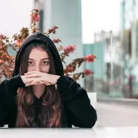 Ilustrasi relationship. (Foto: unsplash.com/Christian Ferrer)