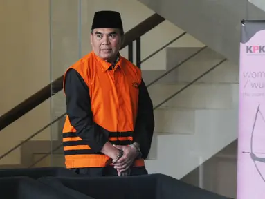 Bupati Jepara Ahmad Marzuqi usai menjalani pemeriksaan oleh penyidik di Gedung KPK, Jakarta, Senin (27/5/2019). Ahmad Marzuqi diperiksa sebagai tersangka terkait dugaan suap dalam putusan praperadilan kasus dugaan korupsi penggunaan dana bantuan parpol di PN Semarang. (merdeka.com/Dwi Narwoko)