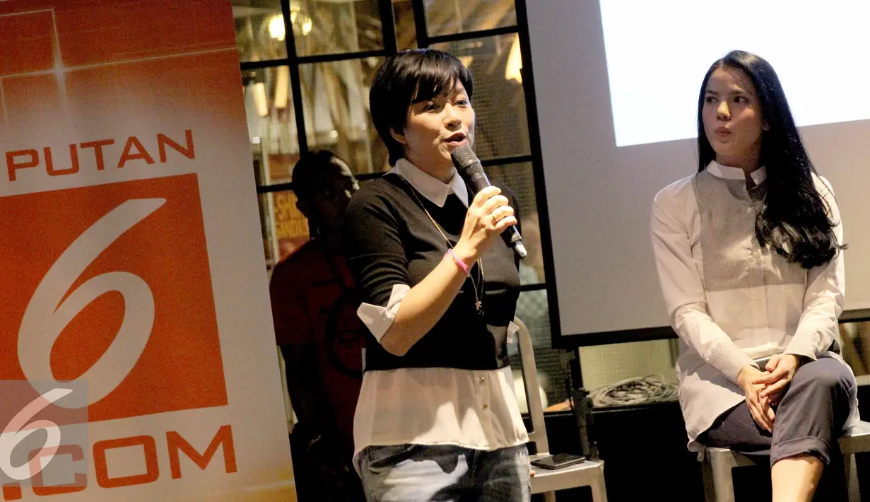 Sejumlah wanita pelaku bisnis online dihadirkan dalam acara Woman Talk "Jago Jualan Lewat Internet”, Jakarta, Jumat (26/6/2015). Artis cantik, Alice Norin menjadi salah satu pembicara dalam acara tersebut. (Liputan6.com/Helmi Afandi)