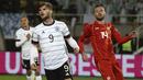Pada menit ke-70 Jerman unggul 2-0 melalui Timo Werner. Striker Chelsea tersebut berhasil memanfaatkan umpan Thomas Mueller di dalam kotak penalti dengan sepakan kerasnya. (AP/Boris Grdanoski)