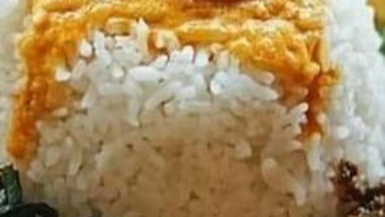 Jadi, saat Anda mencicipi Nasi Padang atau Nasi Kapau, Anda dapat lebih menghargai setiap detail yang membuat hidangan tersebut berbeda dan istimewa.