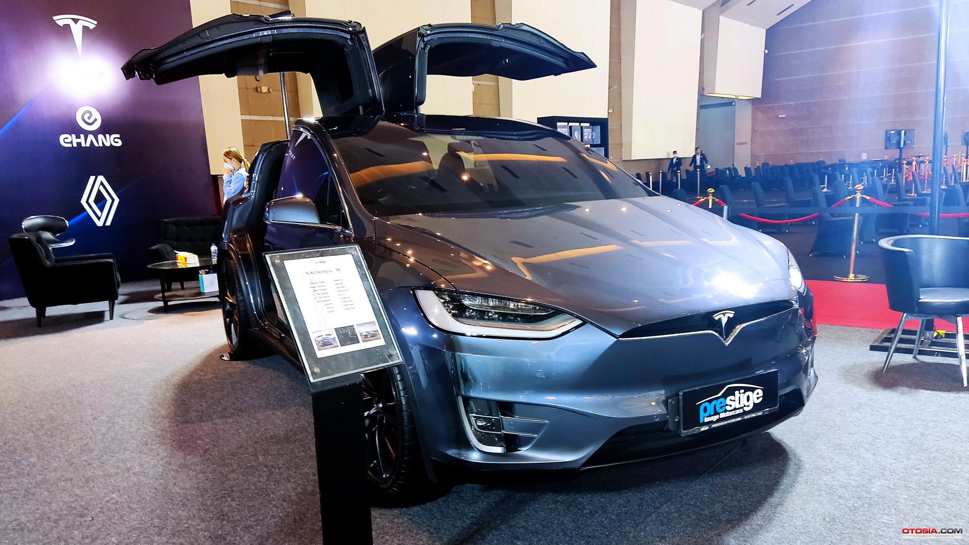 Tesla Model X (Otosia.com/Arendra Pranayaditya)