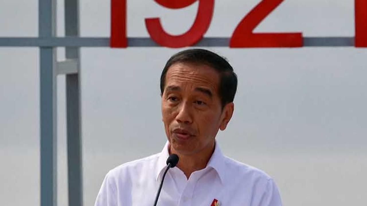 FOTO: Momen Jokowi Resmikan PLTS Apung Terbesar se-Asia Tenggara di Waduk Cirata Purwakarta