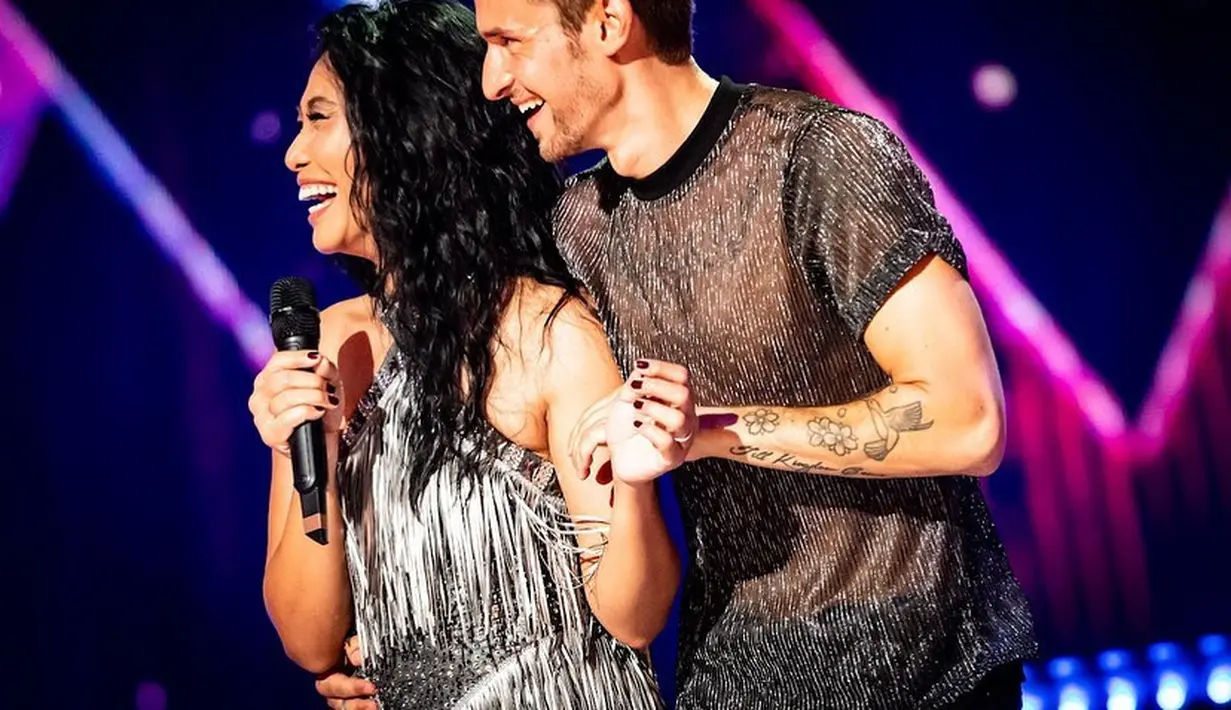 Anggun tampak profesional dalam menjalaninya meski ini perdana baginya. Tetapi ia menikmati sebagai penari. (Foto: Instagram/@anggun_cipta)