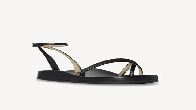 Tren sandal musim panas dari The Row