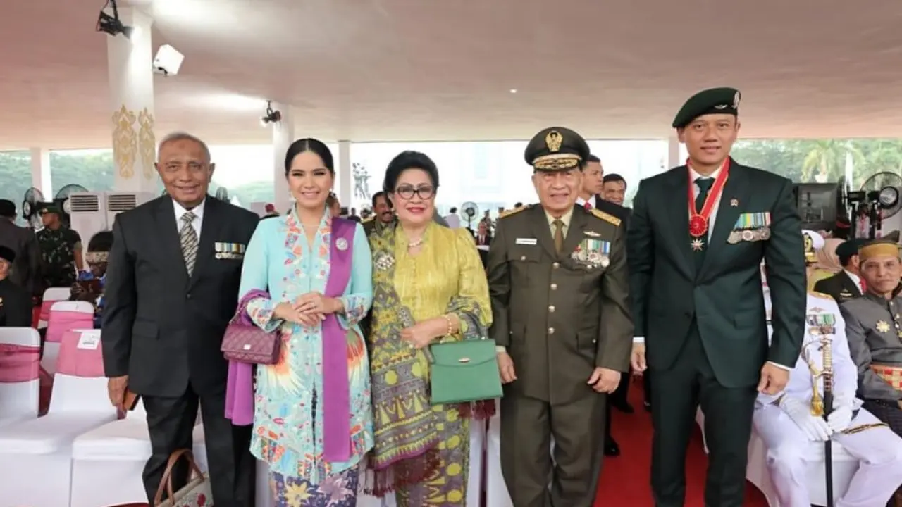Annisa Pohan tampil menawan dan mencuri perhatian di HUT TNI Ke-79 (Instagram/@agusyudhoyono dan @annisayudhoyono)