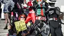 Sejumlah penggemar memakai kostum favorit mereka di Cosplay Festa TDC (Tokyo Dome City) di Tokyo pada tanggal 10 Januari 2015. (AFP Photo/Toshifumi Kitamura)
