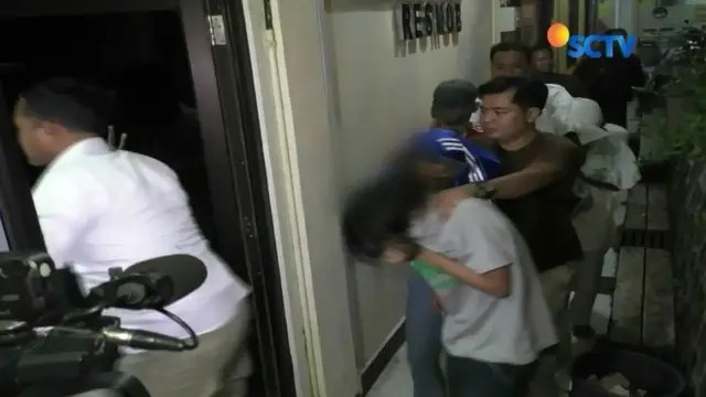 Tujuh perampok remaja di Pancoran Mas, Depok, yang aksinya sempat viral di media sosial karena terekam CCTV, ditangkap petugas saat sedang pesta miras.