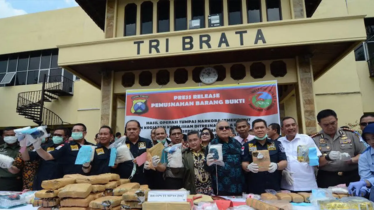 Komisi III DPR Saksikan Pemusnahan Barang Bukti di Polda Jatim
