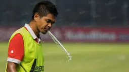 Pria yang akrab disapa Bepe itu performanya memang menurun jauh dibanding era keemasannya pada awal 2000an. Terbukti, dirinya mandul dalam beberapa turnamen dan alhasil kini kerap menjadi penghias bangku cadangan. (Bola.com/Vitalis Yogi Trisna)
