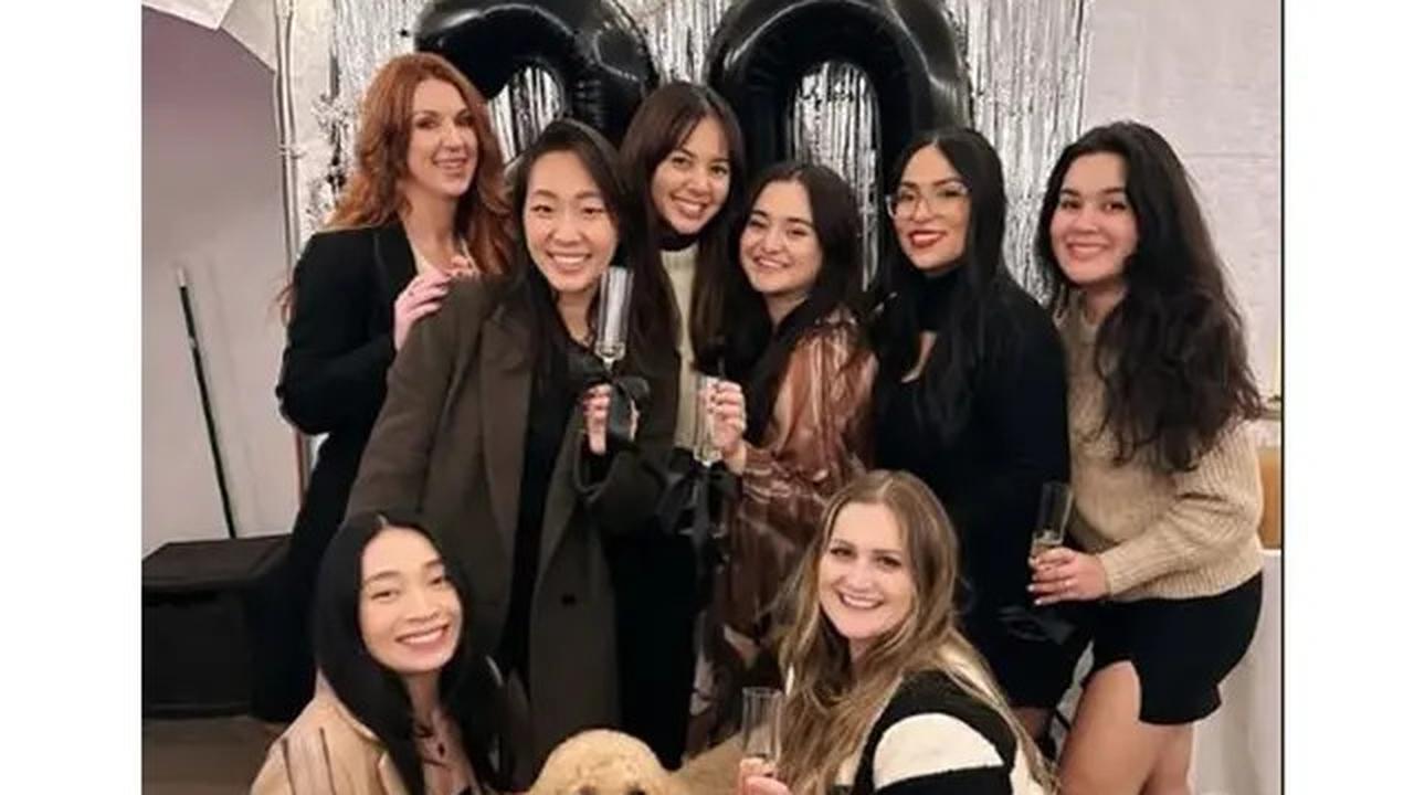 6 Potret Aurelie Moeremans Rayakan Tahun Baru Usai Menikah, Sudah Berstatus Istri