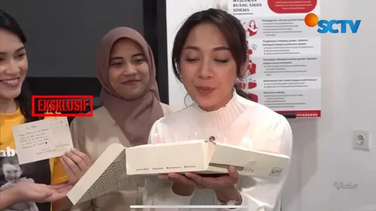Momen Manis Dinda Kirana Dapat Surprise Ultah dari Pemain dan Fans Sinetron Luka Cinta