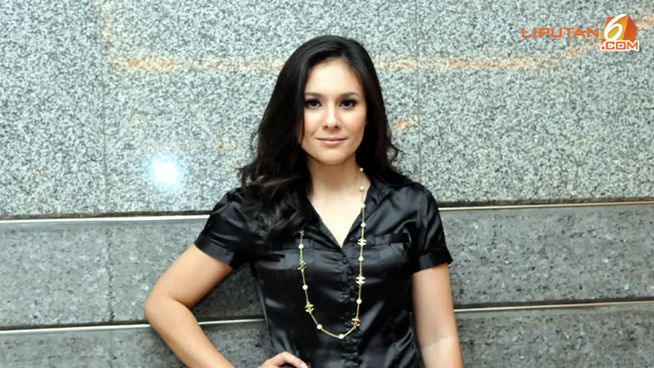 wulan-guritno-1-130912b.jpg