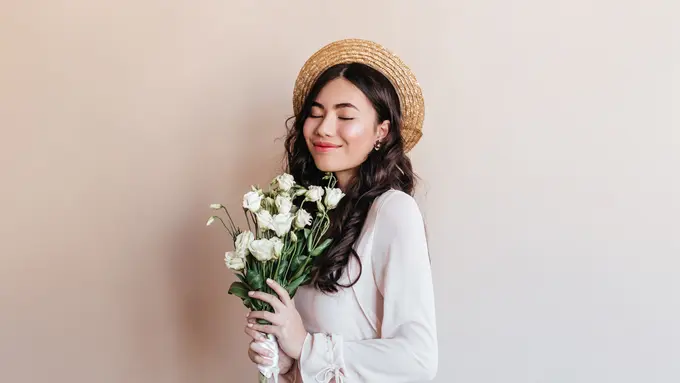 perempuan bahagia
