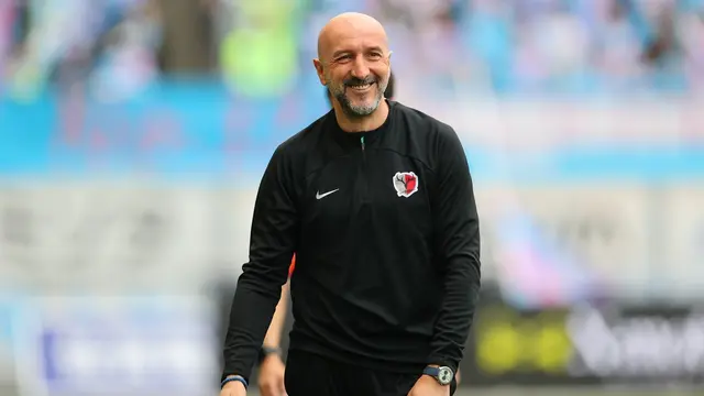 Pelatih J1 League,
