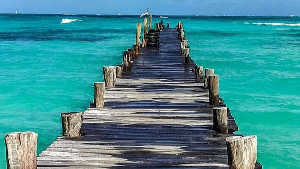 6 Wisata Pantai Unik di Indonesia, Sayang Dilewatkan