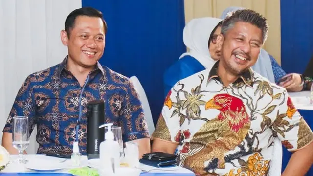 Agus Harimurti Yudhoyono dan Renville Antonio