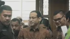 Eks Mendikbudristek Nadiem Makarim kembali menjalani persidangan kasus pengadaan chromebook. Hari ini, rencananya akan ada 8 saksi dihadirkan.

Kepada majelis hakim, Nadiem mengaku siap menjalani persidangan usai sempat dirawat di rumah sakit dari tanggal 4-8 feb akibat kondisi kesehatannya.

Kal...