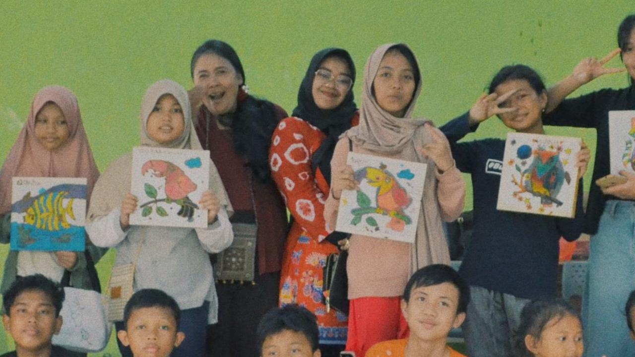 Acara seperti ini memberikan contoh nyata bagaimana seni dapat menjadi alat untuk mempersatukan komunitas, mendorong kreativitas, dan melestarikan warisan budaya yang kaya.