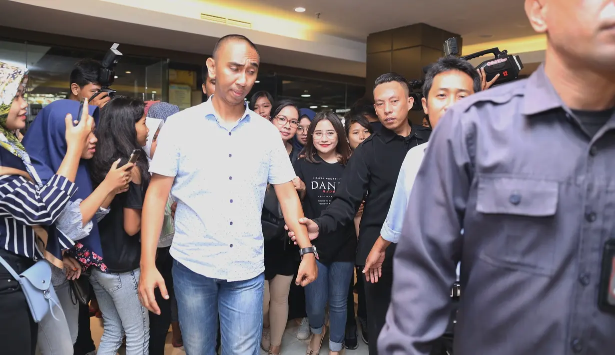 Perempuan 21 tahun itu tak menyangka banyak yang mendukung filmnya. Bahkan ada salah satu penggemar yang rela mengikuti meet & greet dengan berdandan seperti hantu. (Nurwahyunan/Bintang.com)