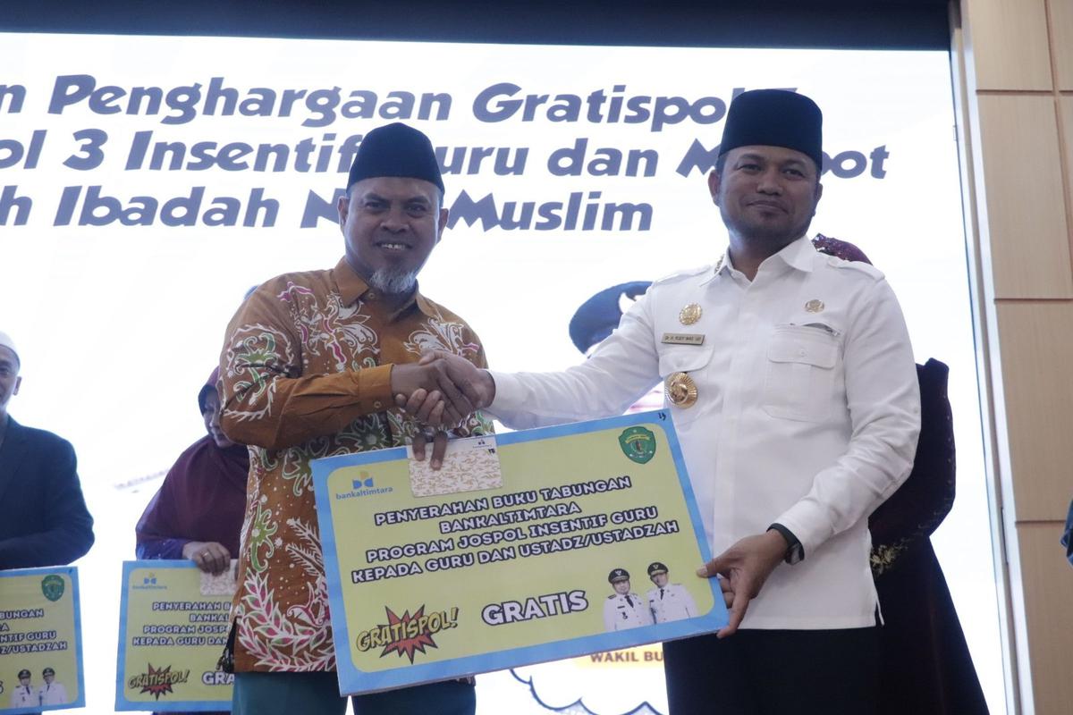 Gubernur Kaltim Harum Serahkan Program Unggulan Gratispol-Jospol di Bontang, Kutim, dan Berau