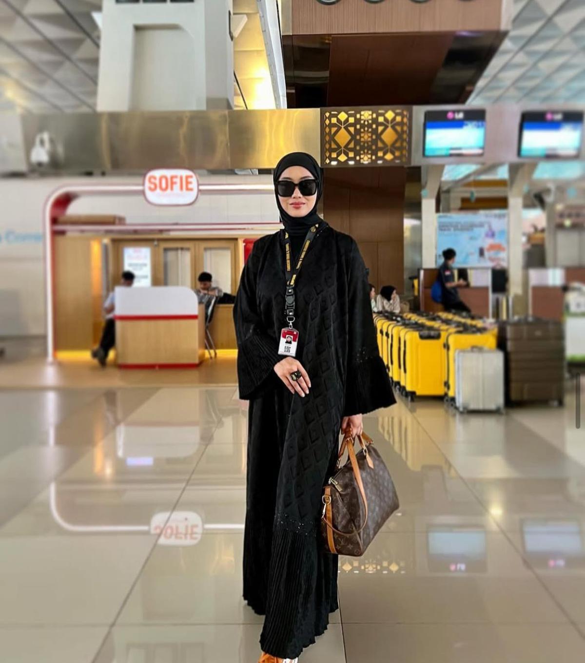 Selfi Nafilah Hijrah Usai Bertemu Sosok Hitam, Apa yang Sebenarnya Terjadi?