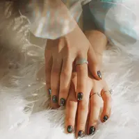 Gem nails membawa rhinestone warna-warni ke permukaan kuku untuk menciptakan manikur yang mencuri perhatian.
(Foto/Dok: Pixels)