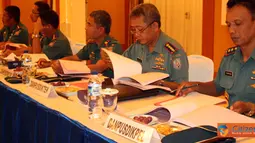 Citizen6, Surabaya: Sebanyak 148 orang Perwira Pertama dan Bintara TNI AL ikuti sidang Pantukhir Dikspespa Polisi Militer dan Pendidikan Lanjutan Bintara Angkatan ke - 4 pada, Rabu (16/5). (Pengirim: Penkobangdikal)