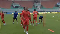 Do Hoang Hen yang sebelumnya bernama Hendrio berlatih di Stadion Pakansari, Bogor, Minggu (2/8/2026). (Bola.com/Hery Kurniawan)