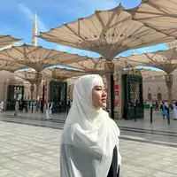 Setelah liburan di Dubai, Aaliyah Massaid lanjut jalani ibadah Umroh ke tanah suci [@aaliyah.massaid]
