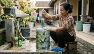 6 Cara Membersihkan Galon Berlumut dan Berkerak Tanpa Merusak Kemasannya