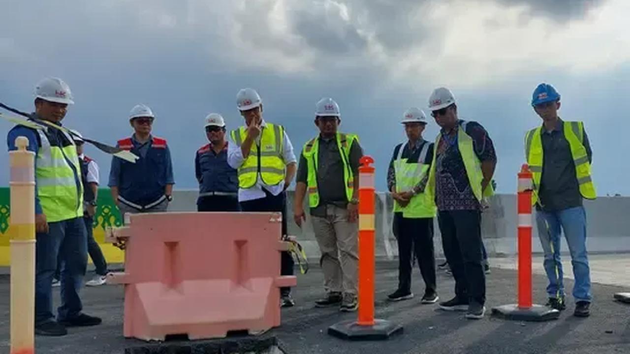 Menurut Arief, sebelum jembatan itu ambruk pihaknya pekan lalu telah menurunkan tim untuk melakukan survei kondisi jembatan tersebut.