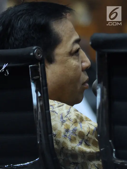 Terpidana kasus korupsi e-KTP, Setya Novanto saat menjadi saksi pada sidang lanjutan dugaan korupsi pengadaan E-KTP dengan terdakwa, Anang Sugiana Sudihardjo di Pengadlian Tipikor, Jakarta, Senin (21/5). (Liputan6.com/Helmi Fithriansyah)