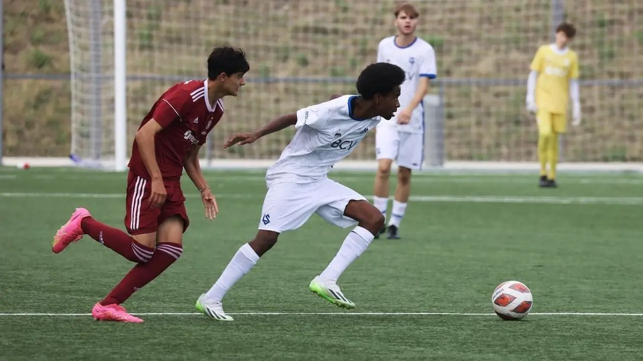 Gelandang FC Lausanne-Sport U-17 di Swiss, Chow-Yun Damanik.