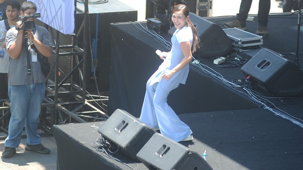 Ayu Ting Ting ramaikan pesta rakyat Prabowo-Gibran