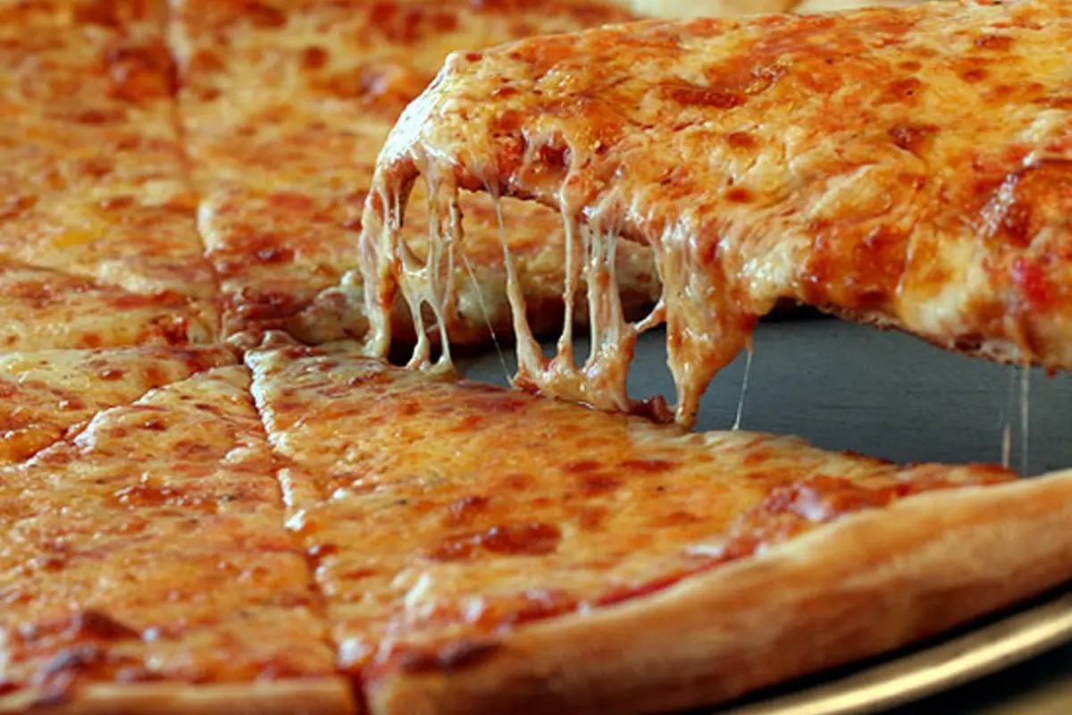 5 Pizza dengan 'Topping' Paling Unik di Dunia