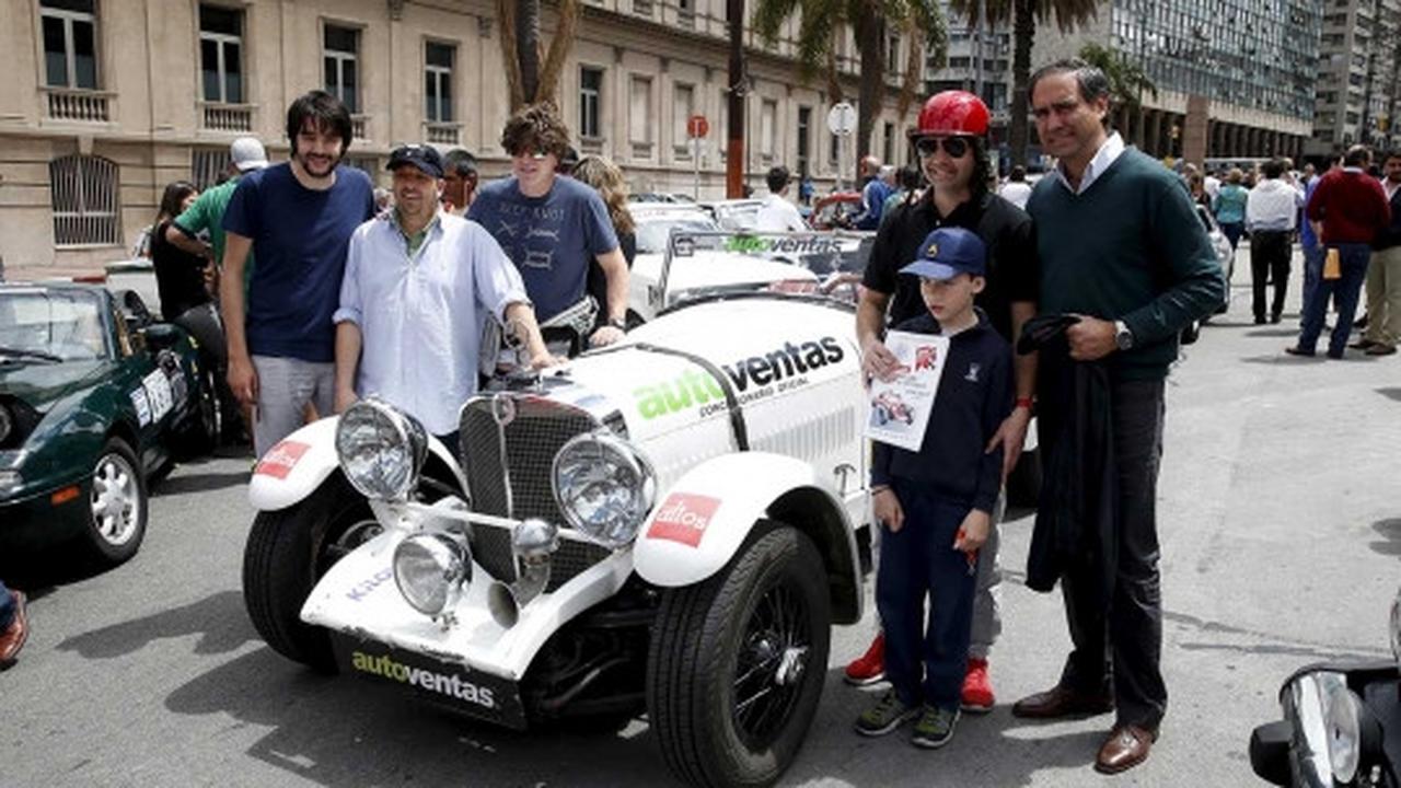 Ajang balap mobil klasik 1.000 mil di Uruguay