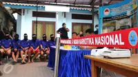 BNN memusnahkan 18 kg sabu dan 622 butir ekstasi, di kantor BNN, Jakarta, Rabu (17/6).  Barang tersebut hasil penangkapan yang dilakukan dalam dua bulan terakhir. (Liputan6.com/Johan Tallo)