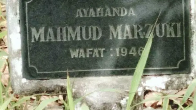 Nisan Makam Mahmoed Marzuki, pahlawan kemerdekan daerah dari Kabupaten Kampar.