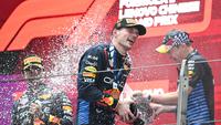 Kemenangan ini meneguhkan posisi Max Verstappen di puncak klasemen sementara GP Formula 1. (GREG BAKER/AFP)