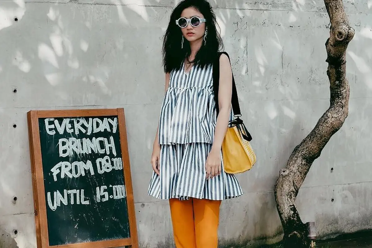 [Bintang] Seperti Fashion Blogger, 5 Padu-padan Celana Ala Febby Rastanty