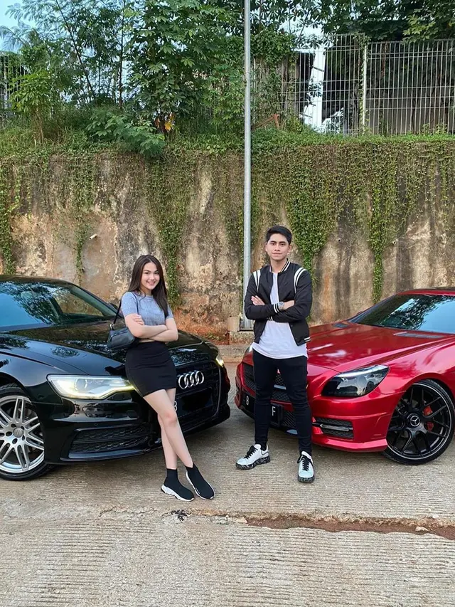 5 Seleb Diberi Hadiah Mobil Mewah oleh Pacar, Harganya Sampai Miliaran